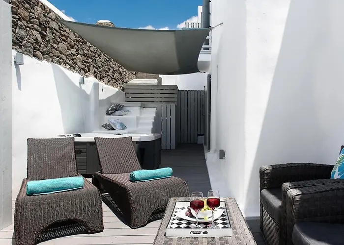 Riva Suites - Adults Only *